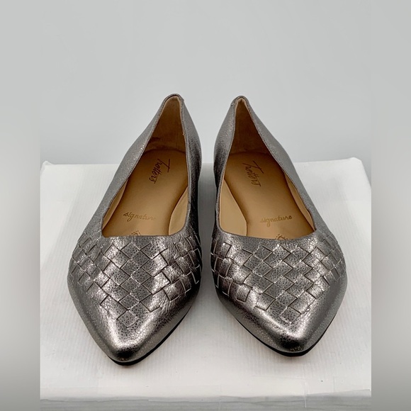 NWT Trotters Estee Leather Flats Shoes - Picture 8 of 14